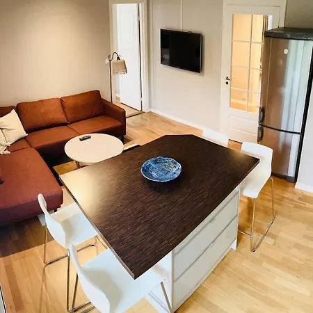 Cozy Near Light Rail 3 Bedrooms - 4 Beds Apartment *