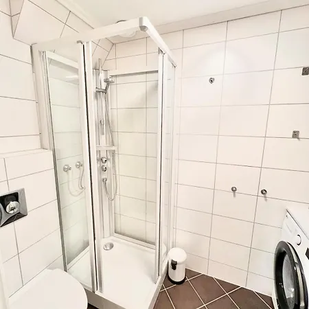 Cozy Near Light Rail 3 Bedrooms - 4 Beds *