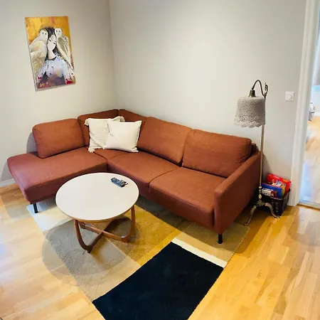 Cozy Near Light Rail 3 Bedrooms - 4 Beds